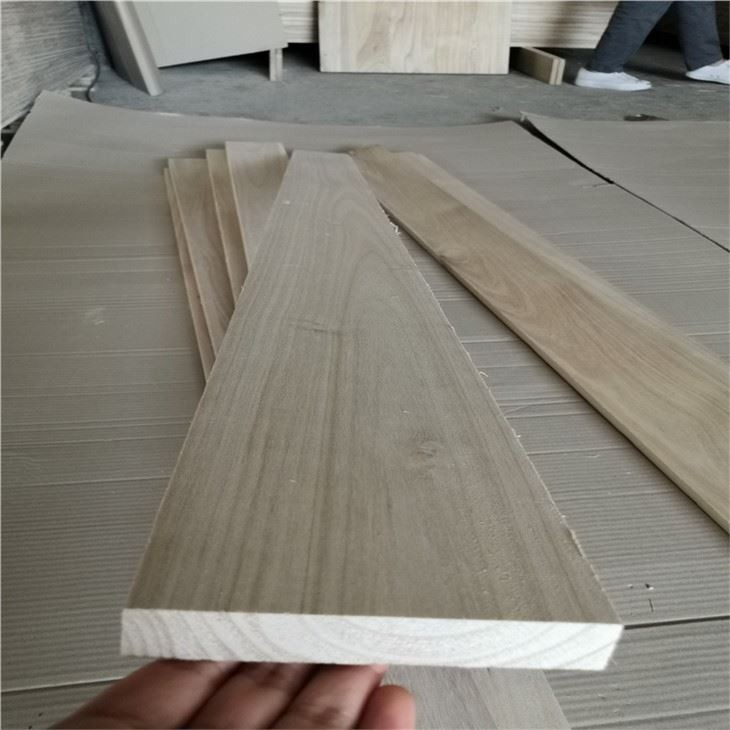 Kayu Paulownia yang disesuaikan