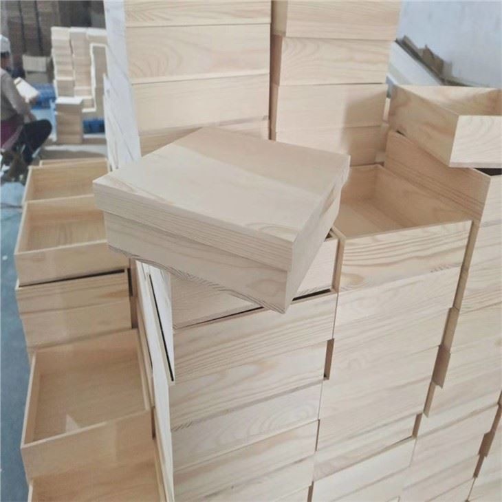 Kotak Kayu yang Disesuaikan